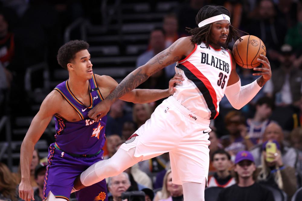 借敏锐的判 借敏锐的判