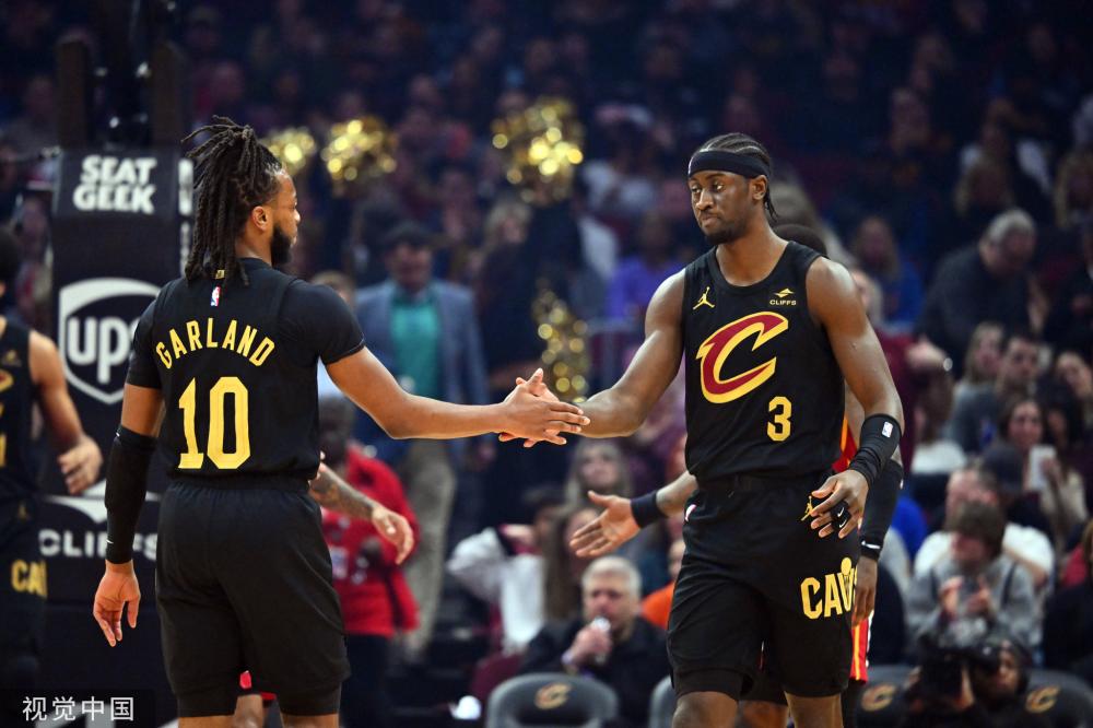 引着球迷的 引着球迷的