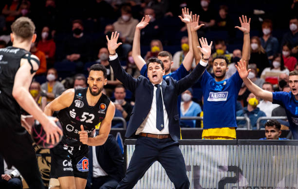 他承担的责 他承担的责