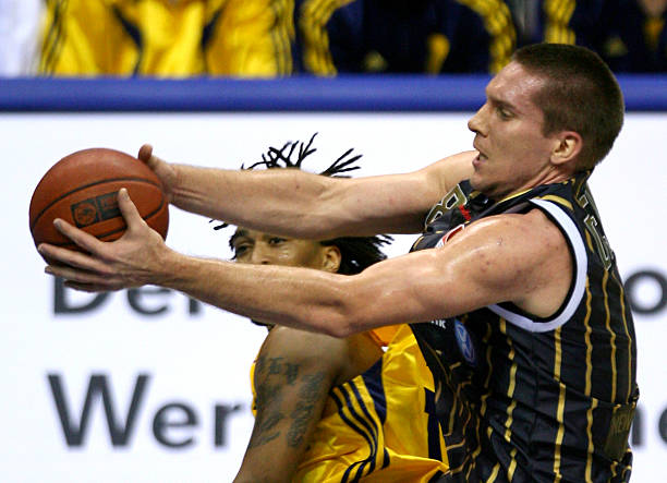 配合的背后 配合的背后